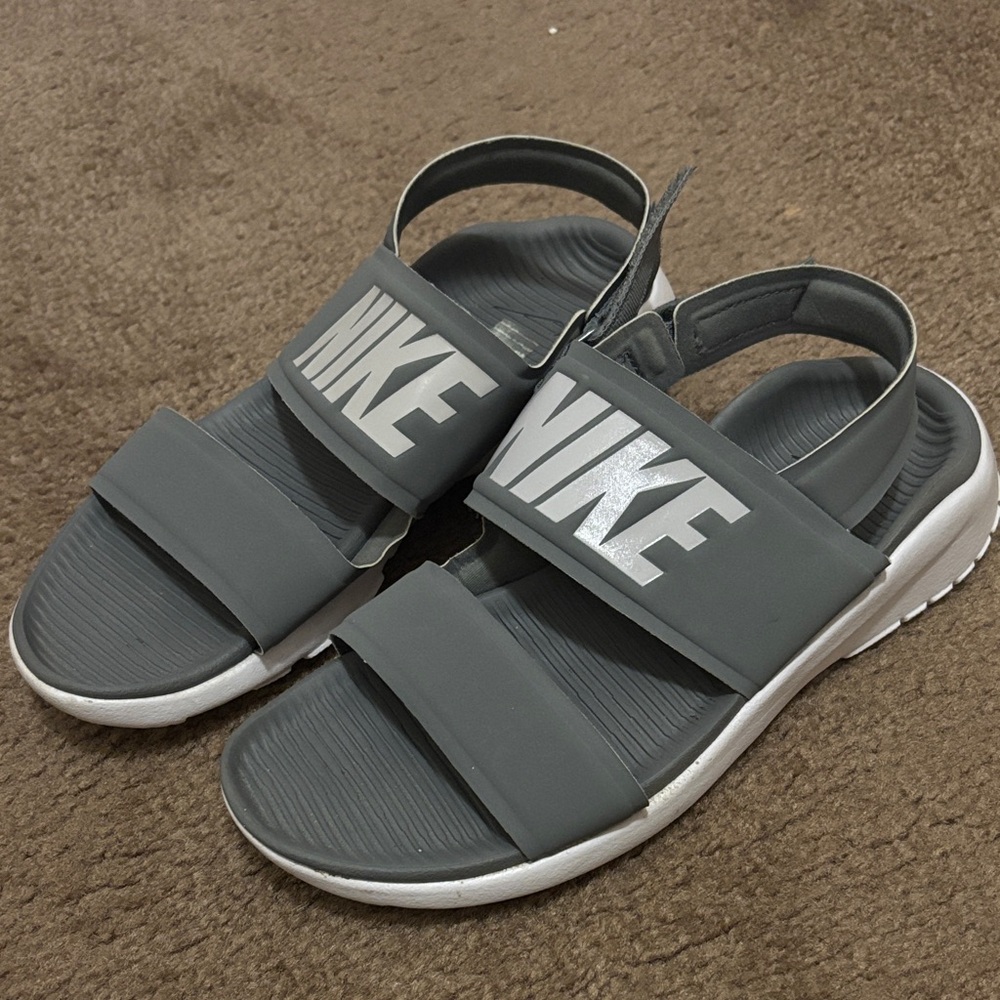 Woman’s Nike sandal